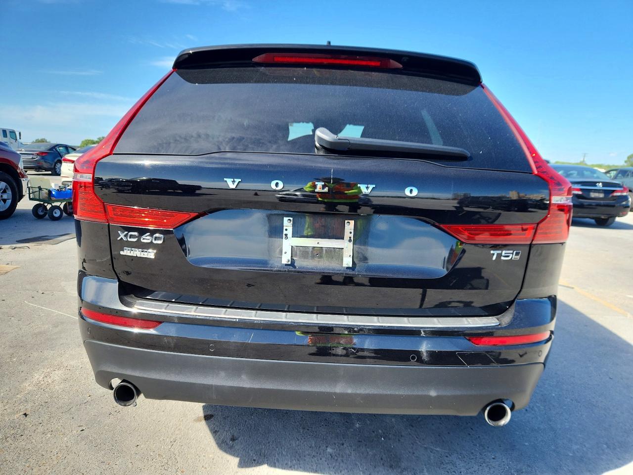2020 VOLVO XC60 T5 MOMENTUM photo 6