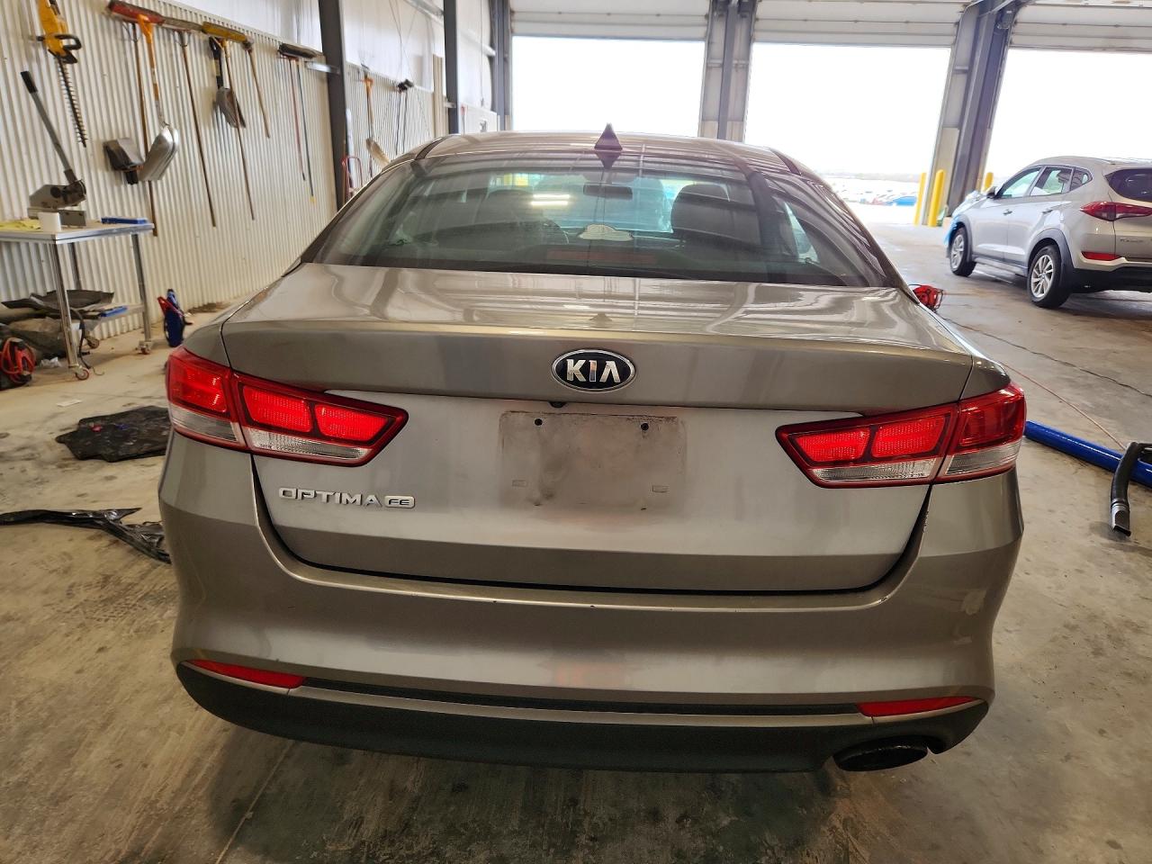 2016 KIA OPTIMA LX photo 11