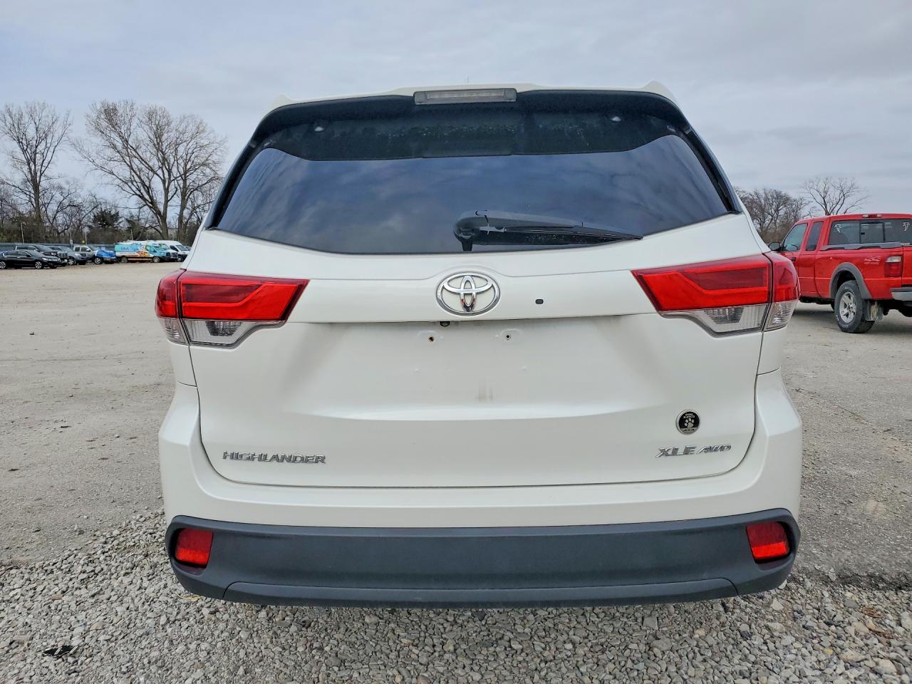 2018 TOYOTA HIGHLANDER XLE photo 16