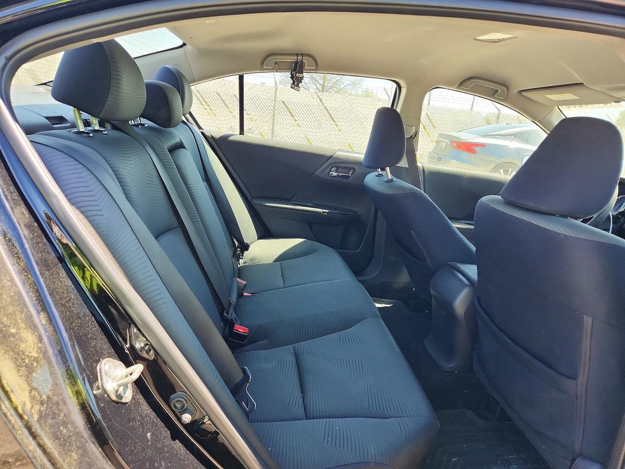 2017 HONDA ACCORD LX photo 10