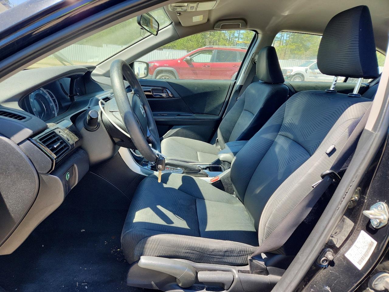 2017 HONDA ACCORD LX photo 7