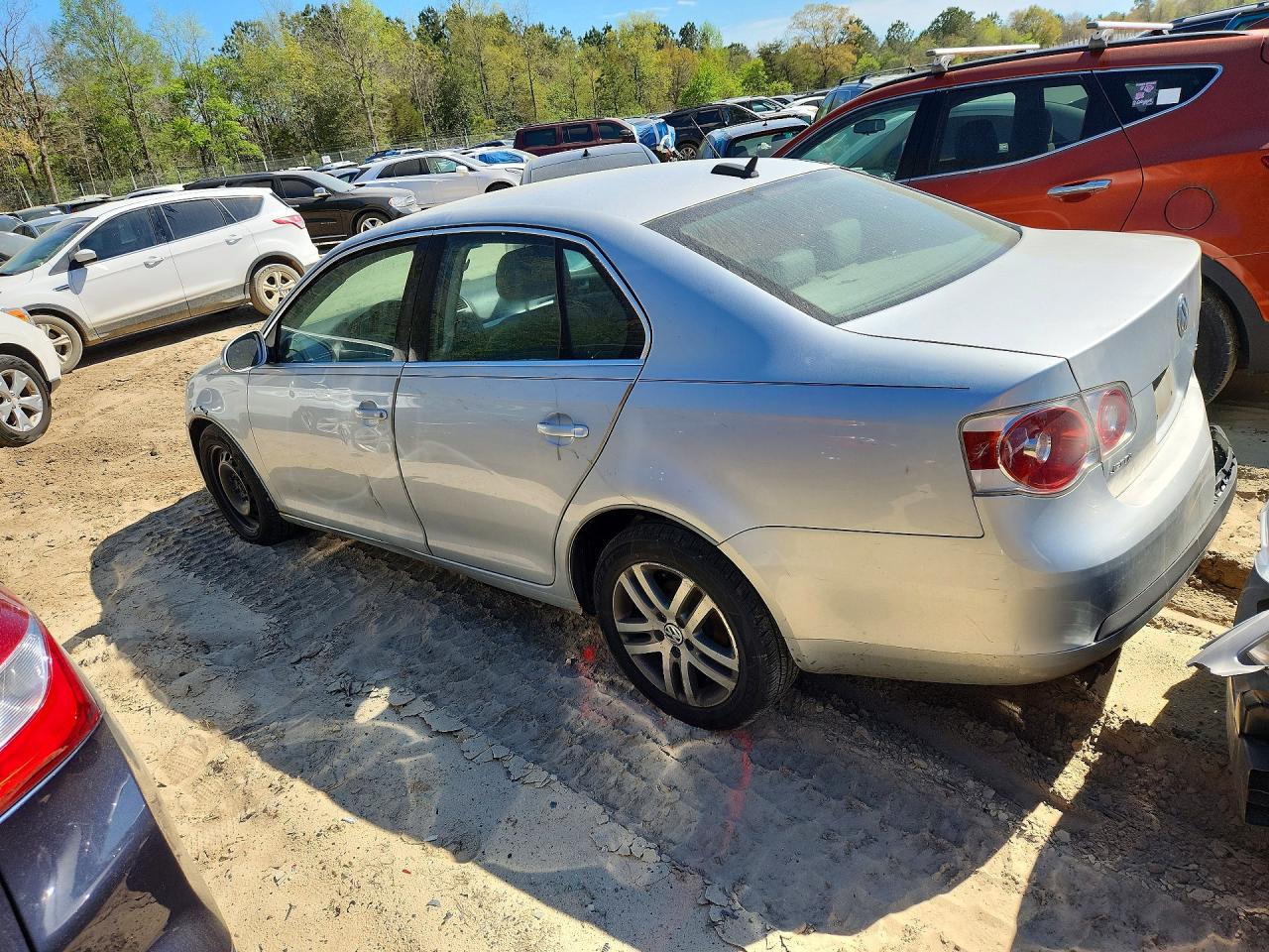 2006 VOLKSWAGEN JETTA 2.5 photo 3