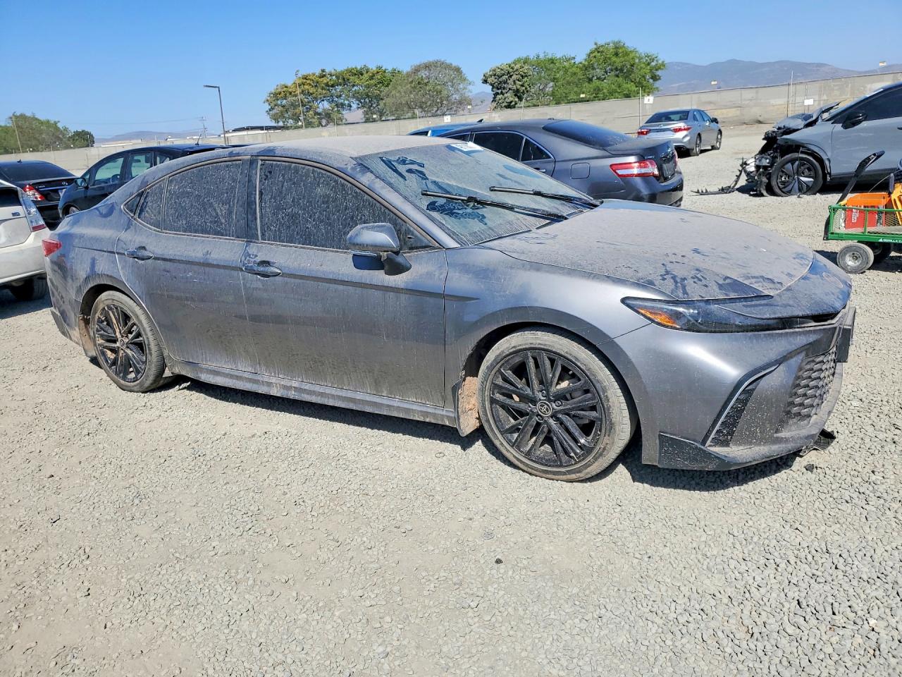 2025 TOYOTA CAMRY SE photo 4