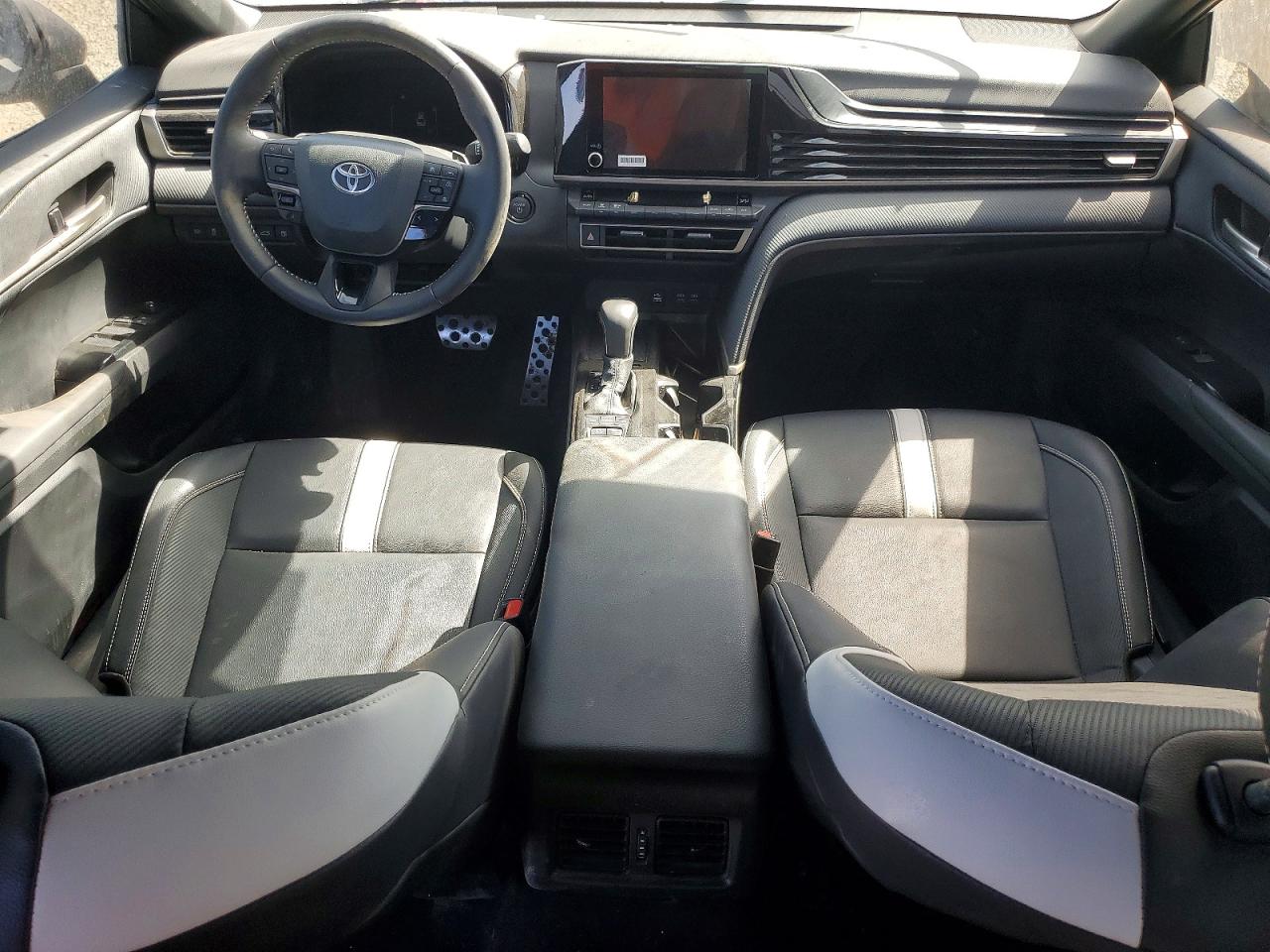 2025 TOYOTA CAMRY SE photo 8