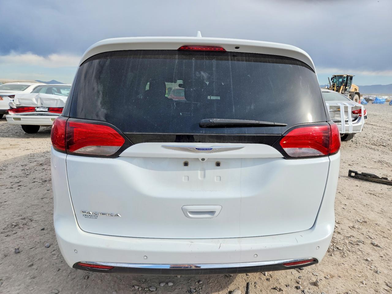 2019 CHRYSLER PACIFICA TOURING L photo 6