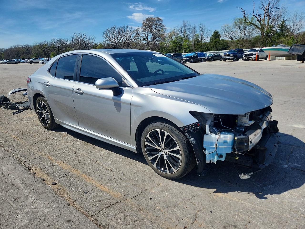 2018 TOYOTA CAMRY SE photo 7