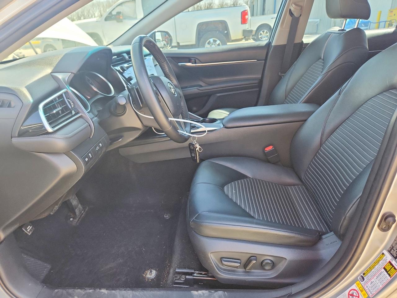 2018 TOYOTA CAMRY SE photo 13