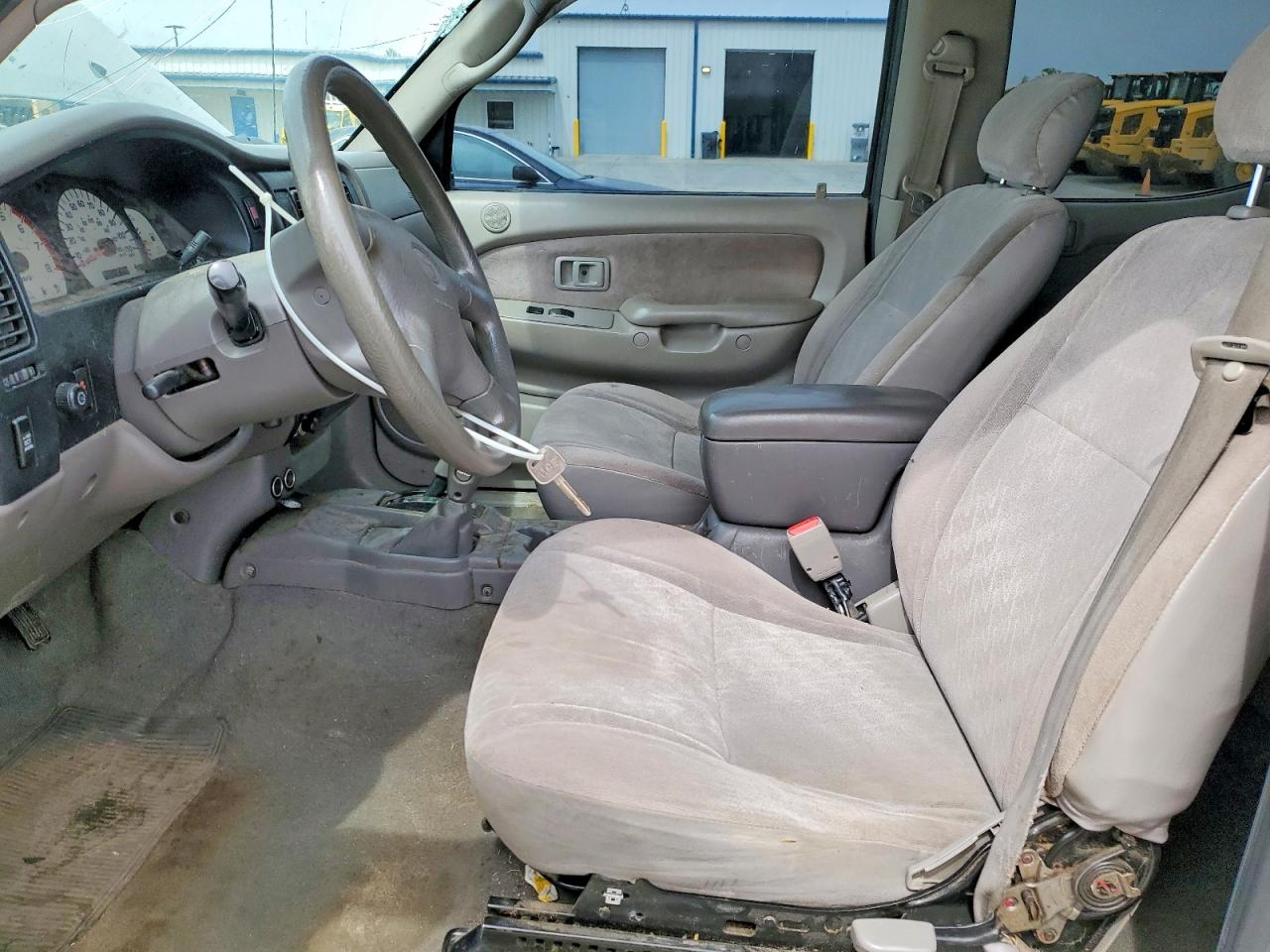 2004 TOYOTA TACOMA V6 photo 13