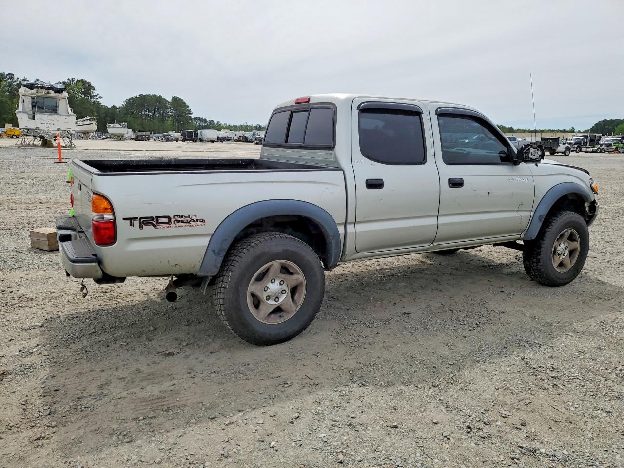 2004 TOYOTA TACOMA V6 photo 5
