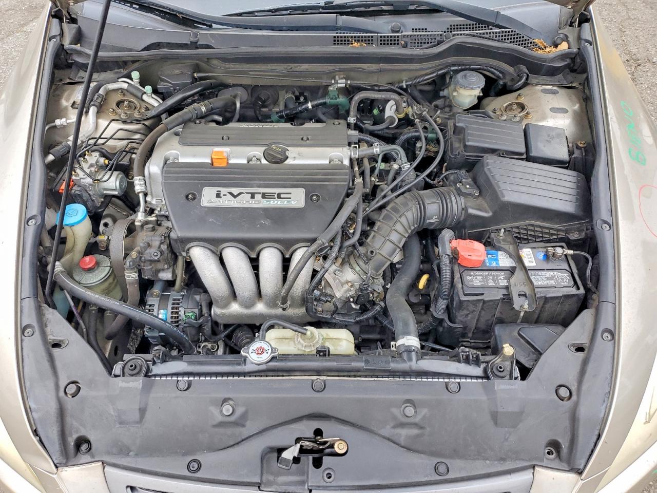 2004 HONDA ACCORD LX photo 21