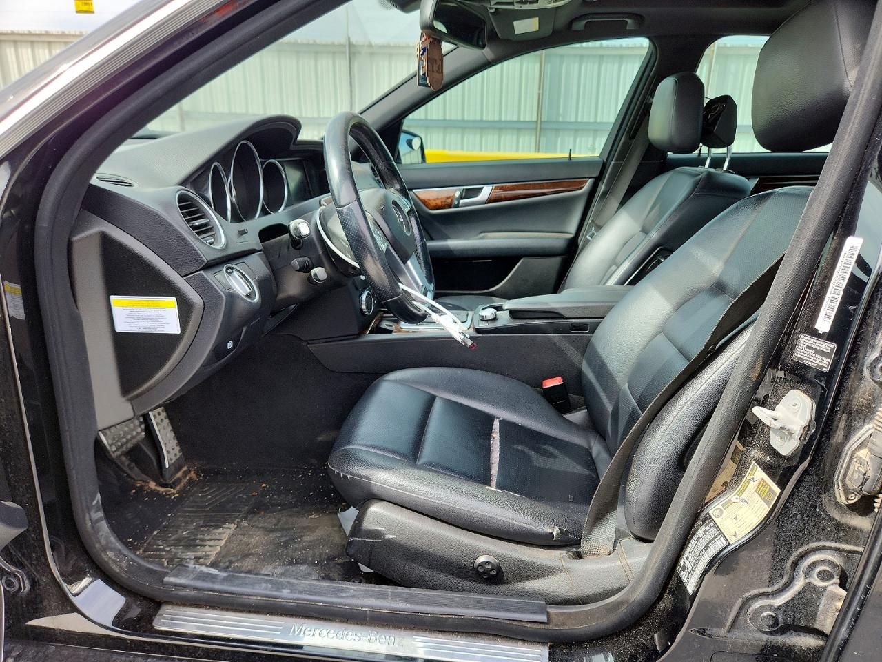 2013 MERCEDES-BENZ C 250 photo 13