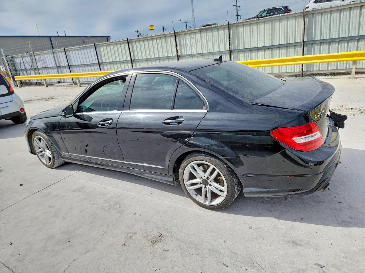 2013 MERCEDES-BENZ C 250 photo 3