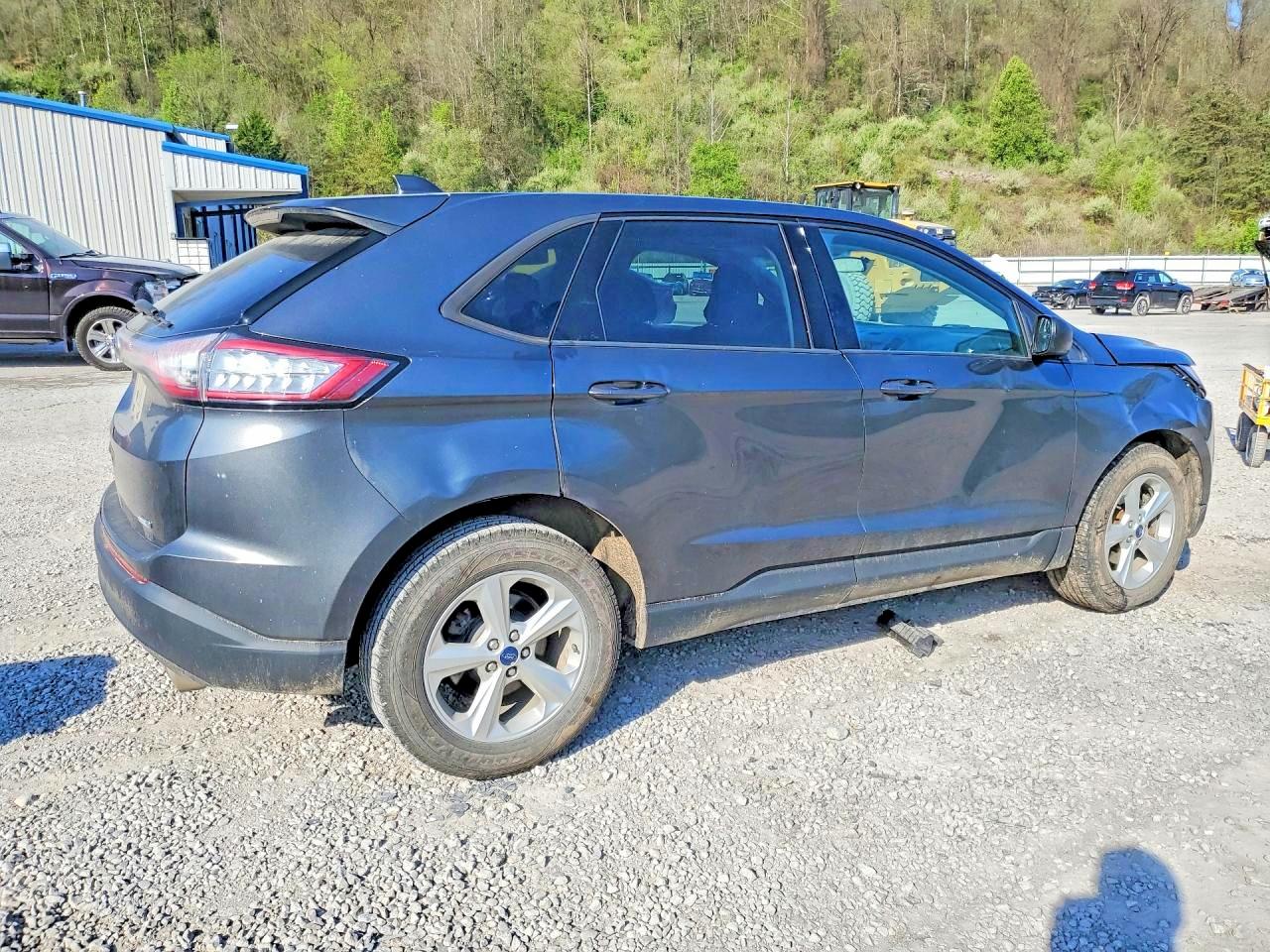 2017 FORD EDGE SE photo 5