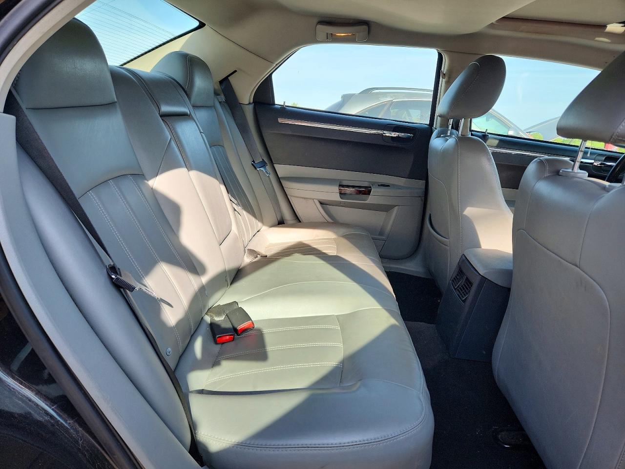 2006 CHRYSLER 300C photo 19