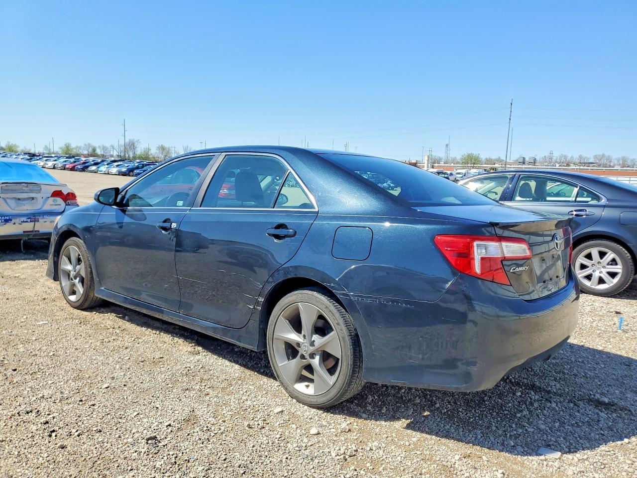 2014 TOYOTA CAMRY SE SPORT photo 2