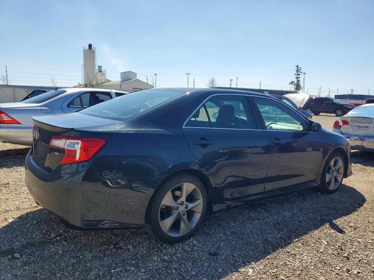 2014 TOYOTA CAMRY SE SPORT photo 3