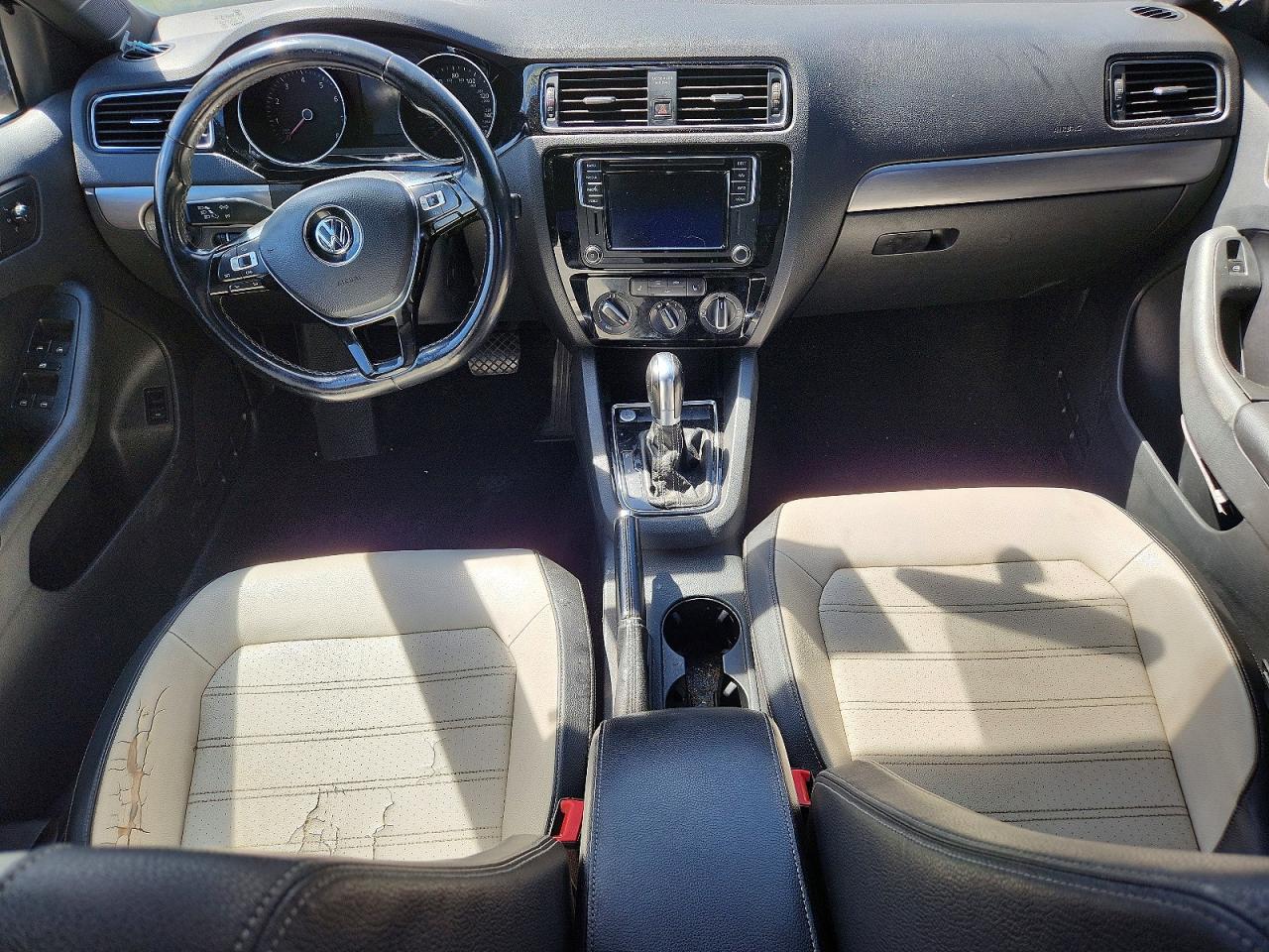 2016 VOLKSWAGEN JETTA SPORT photo 22
