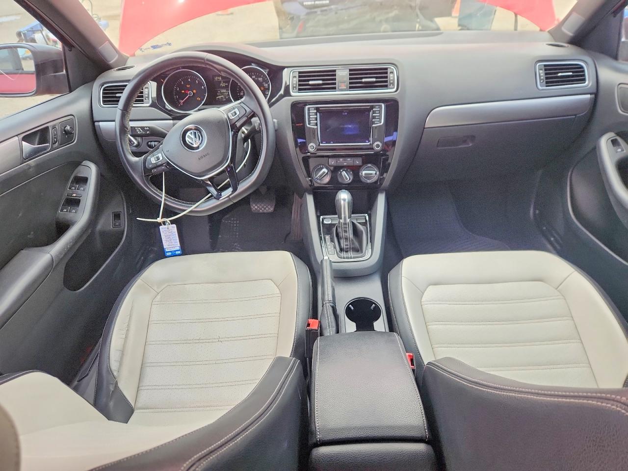2016 VOLKSWAGEN JETTA SPORT photo 15