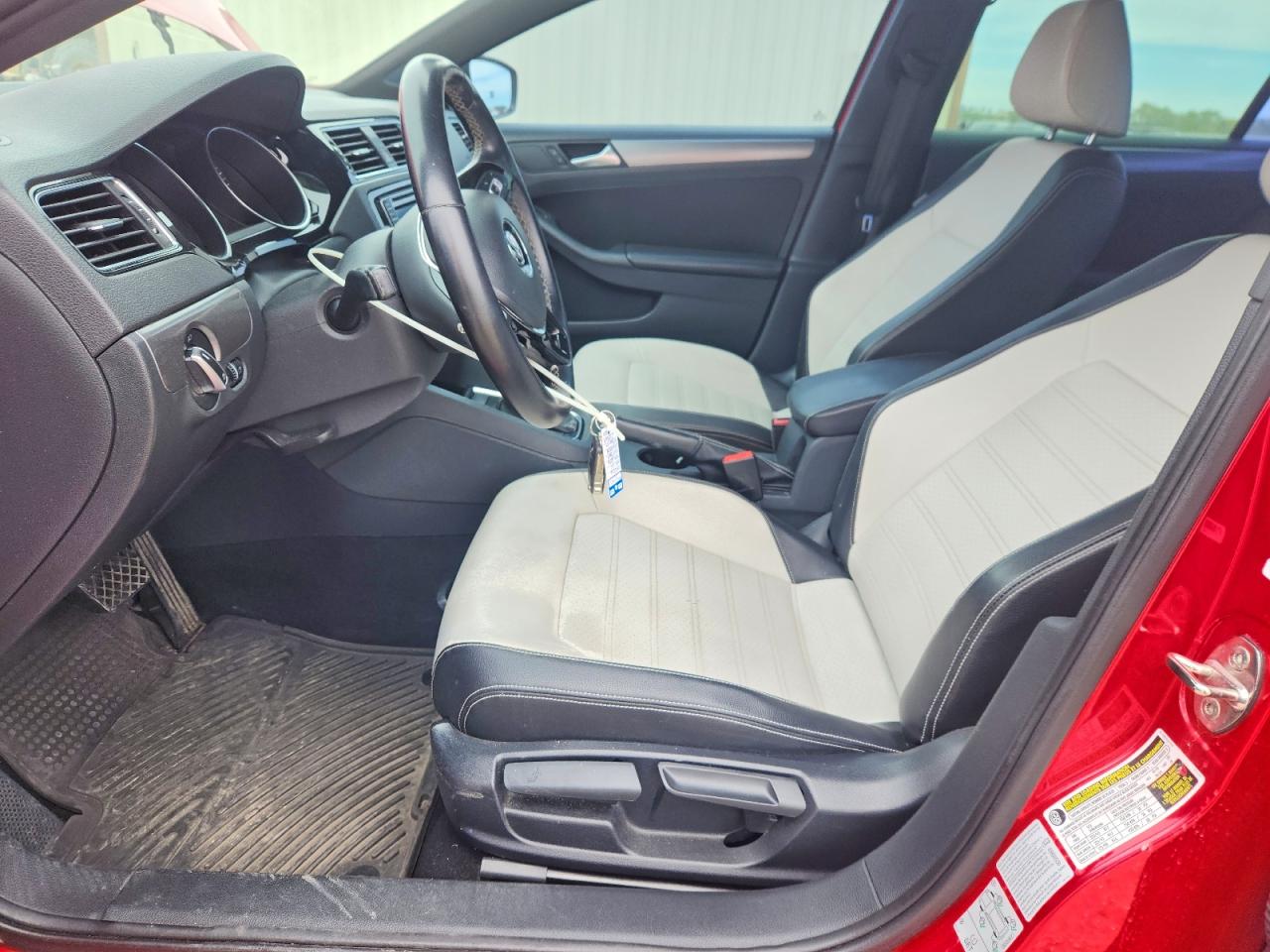 2016 VOLKSWAGEN JETTA SPORT photo 13