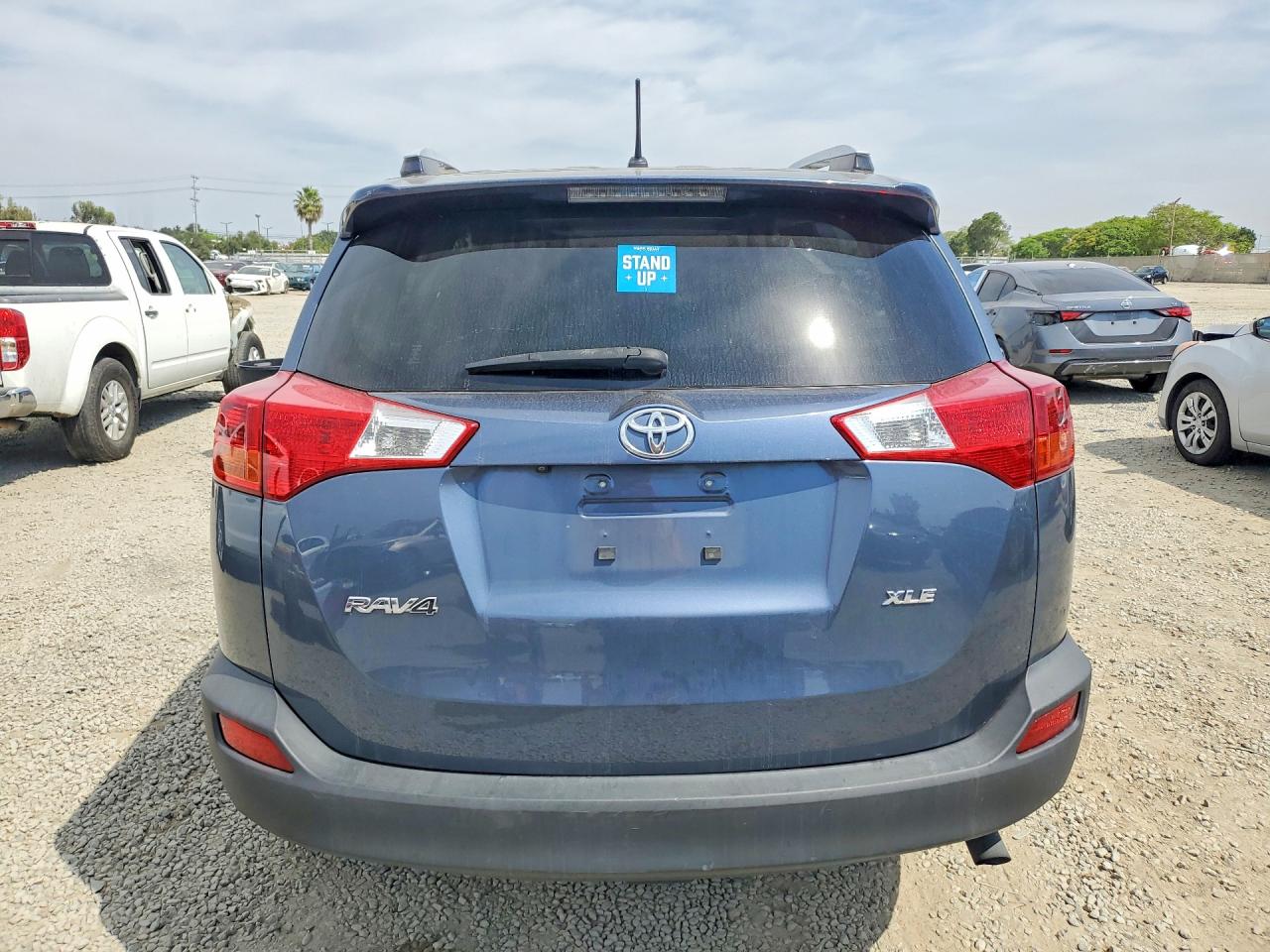 2013 TOYOTA RAV4 XLE photo 11
