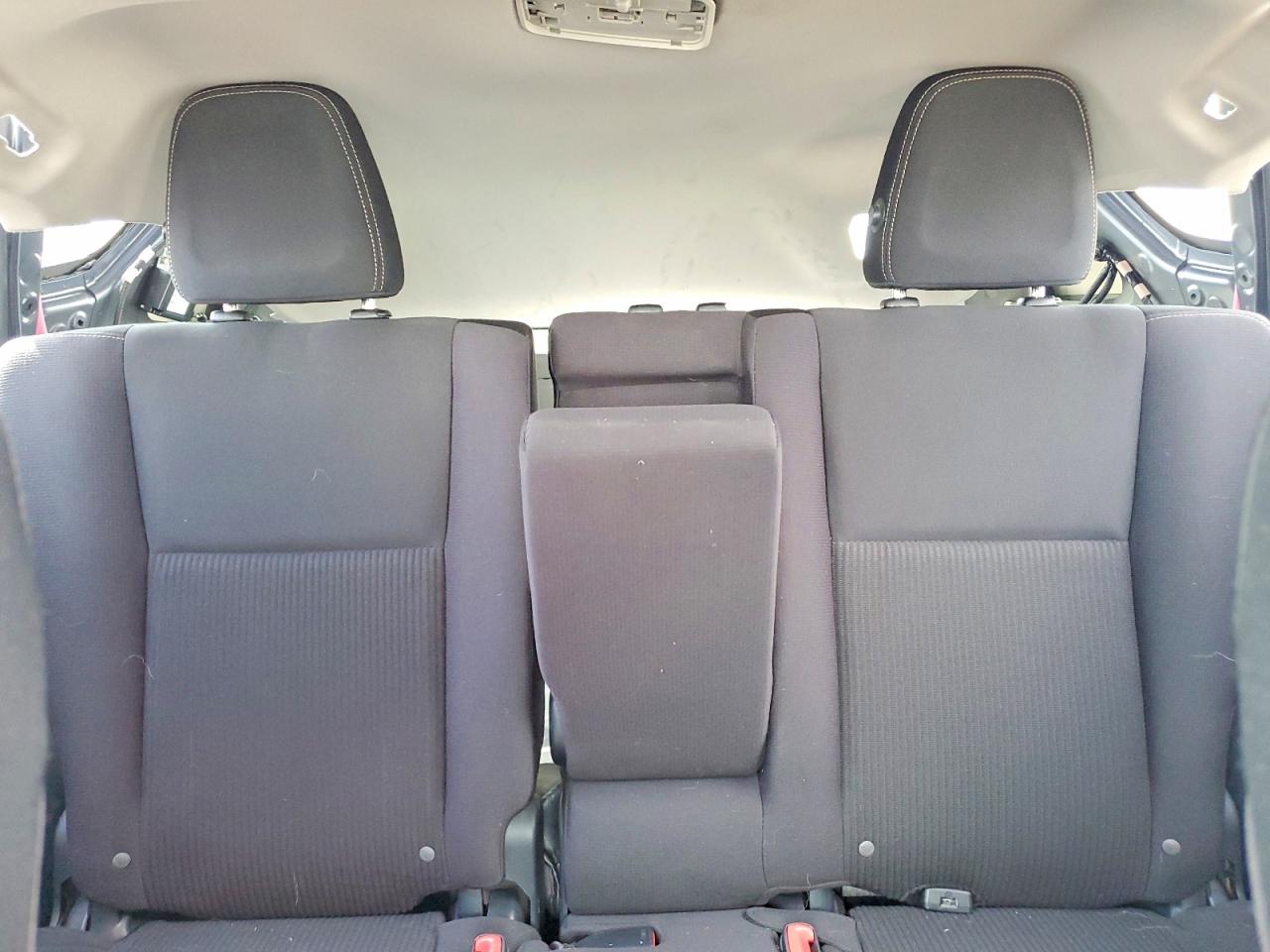 2013 TOYOTA RAV4 XLE photo 19