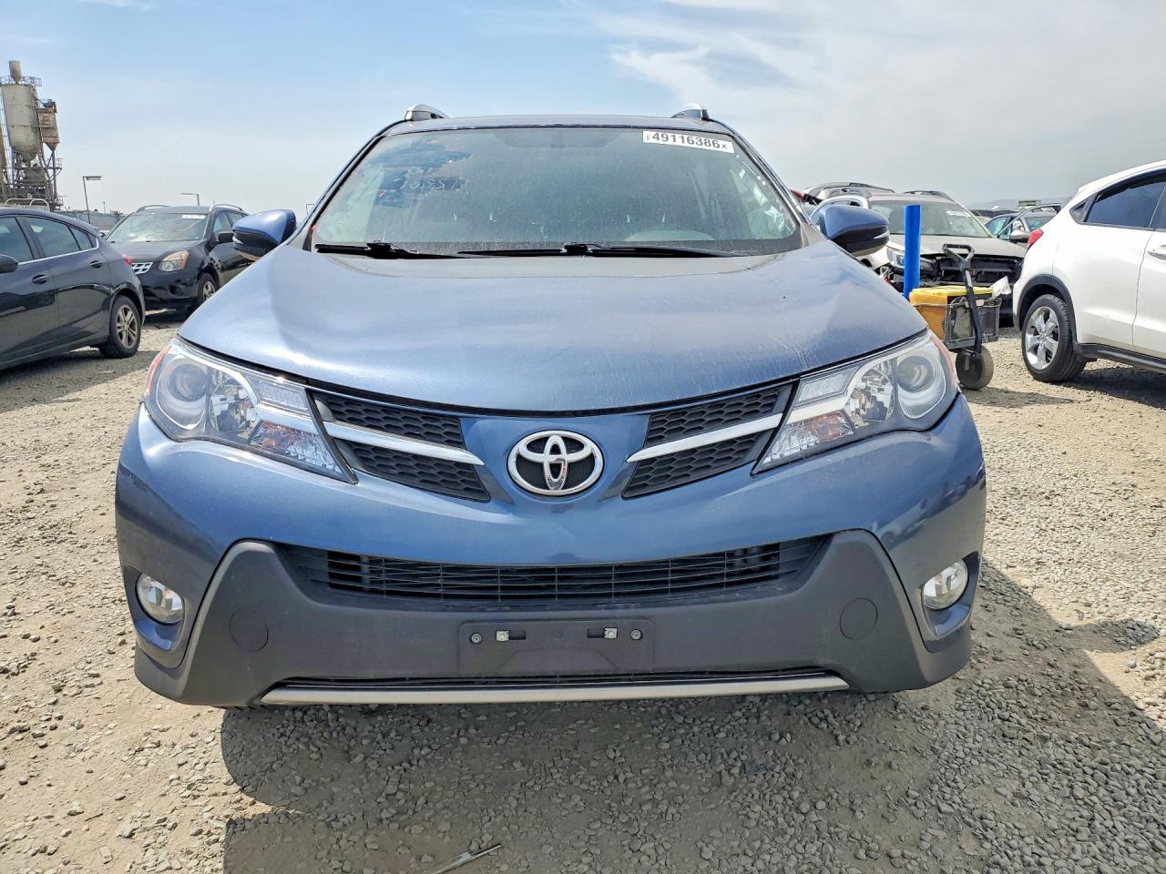 2013 TOYOTA RAV4 XLE photo 9