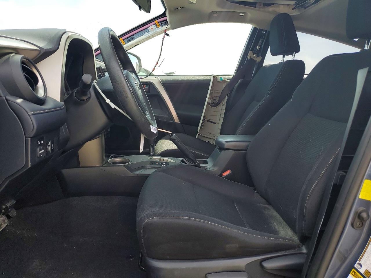 2013 TOYOTA RAV4 XLE photo 13