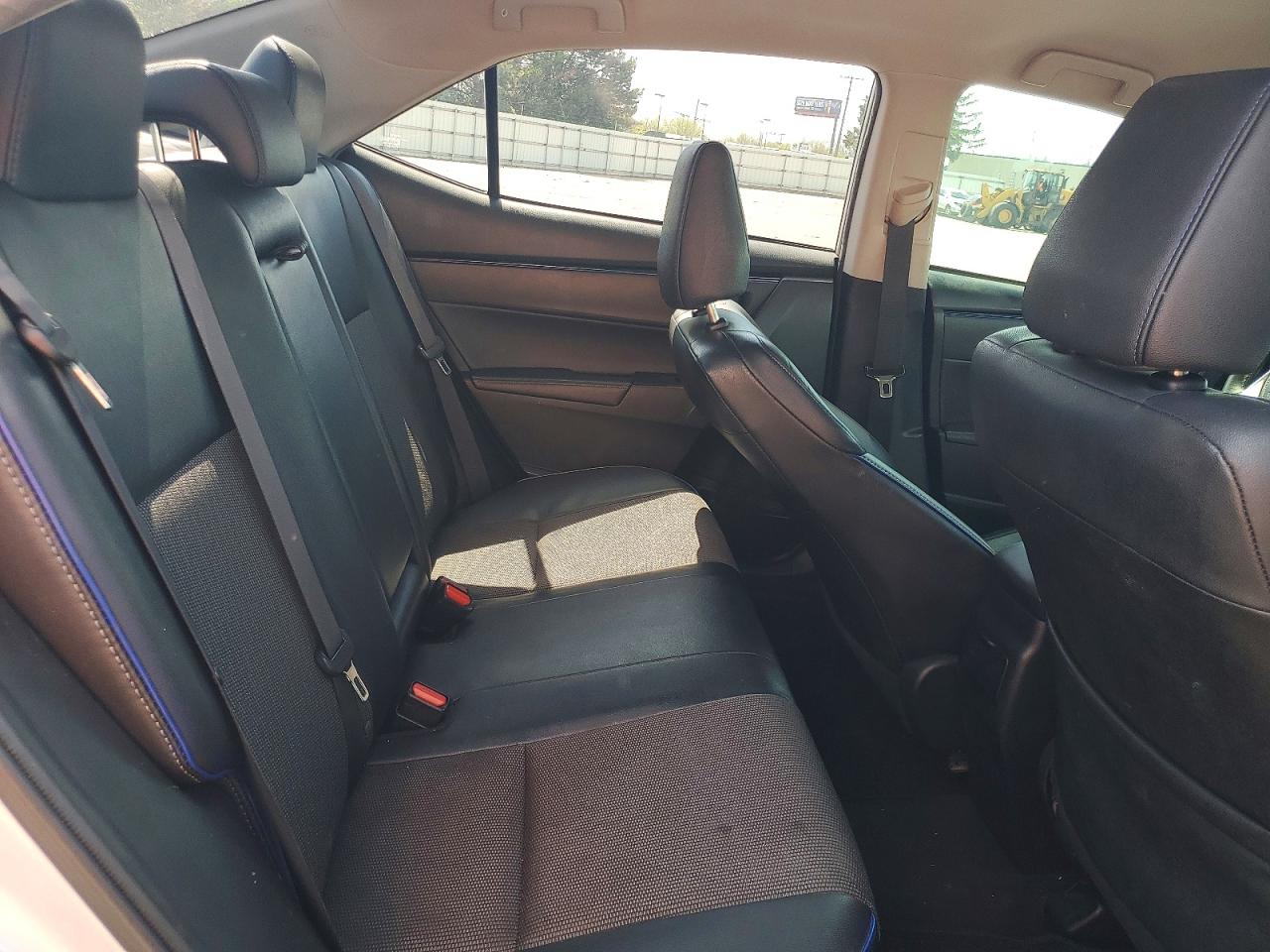2017 TOYOTA COROLLA SE photo 28
