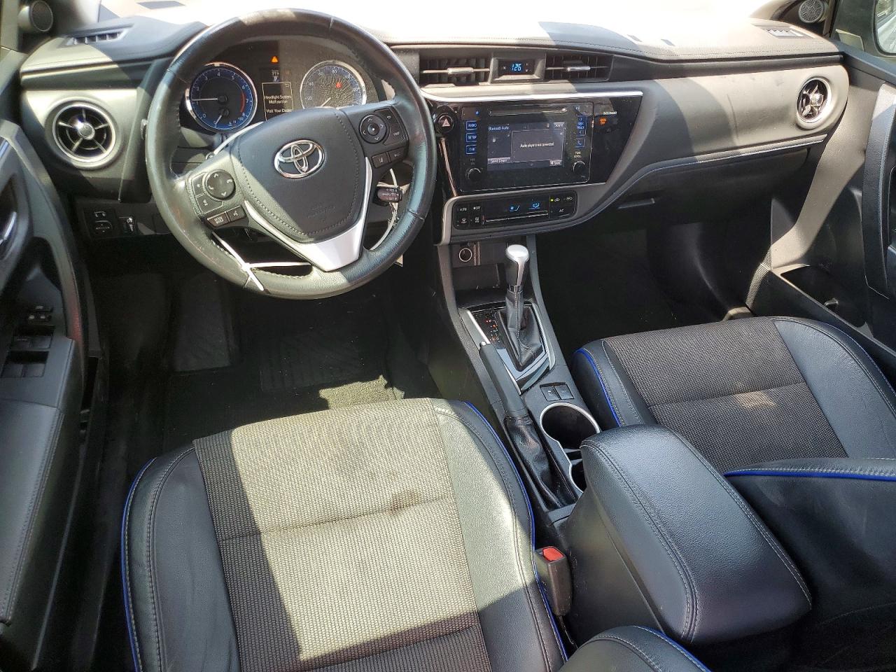 2017 TOYOTA COROLLA SE photo 22