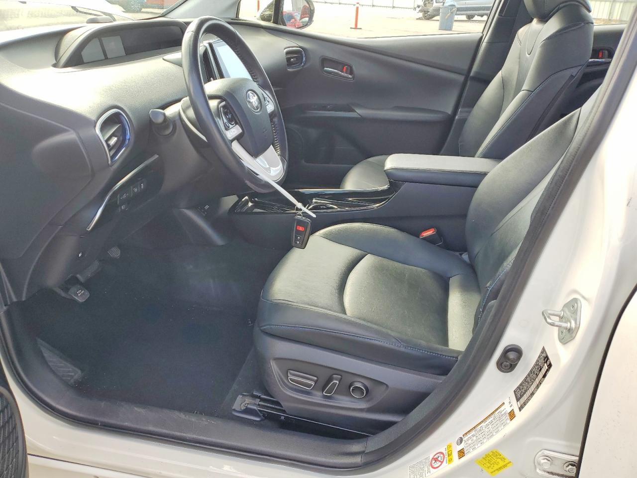 2018 TOYOTA PRIUS FOUR TOURING photo 19