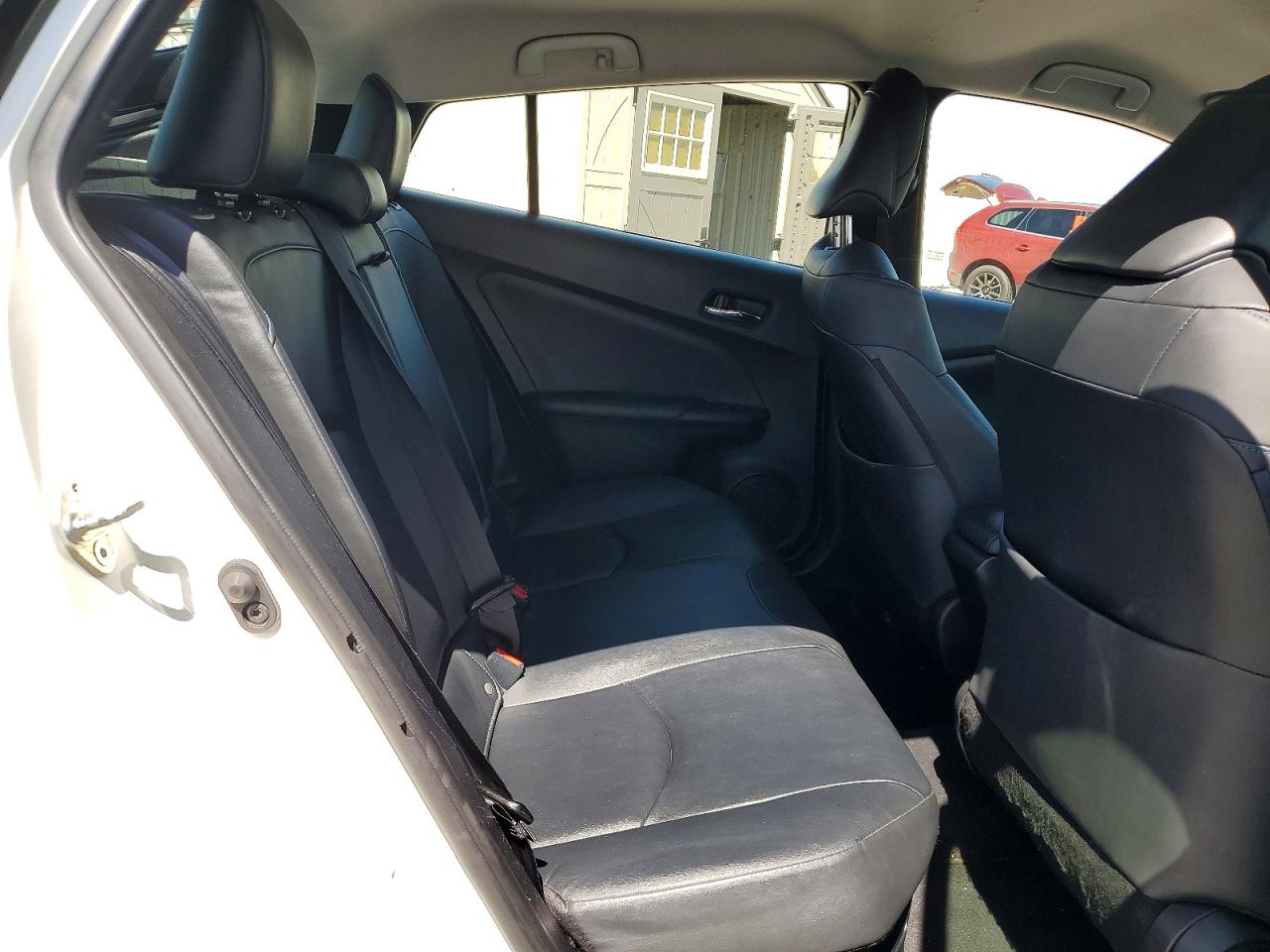 2018 TOYOTA PRIUS FOUR TOURING photo 28