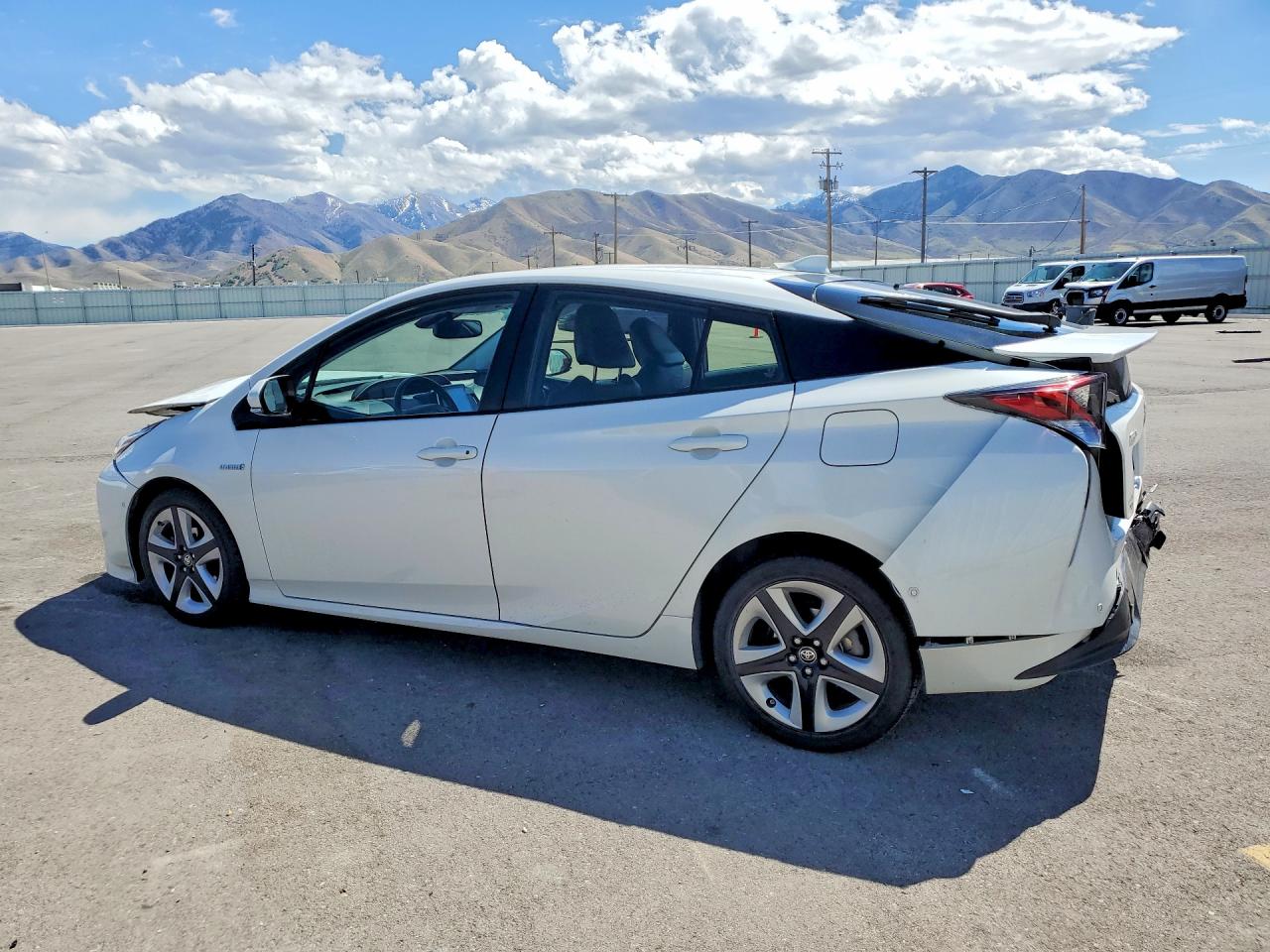 2018 TOYOTA PRIUS FOUR TOURING photo 4