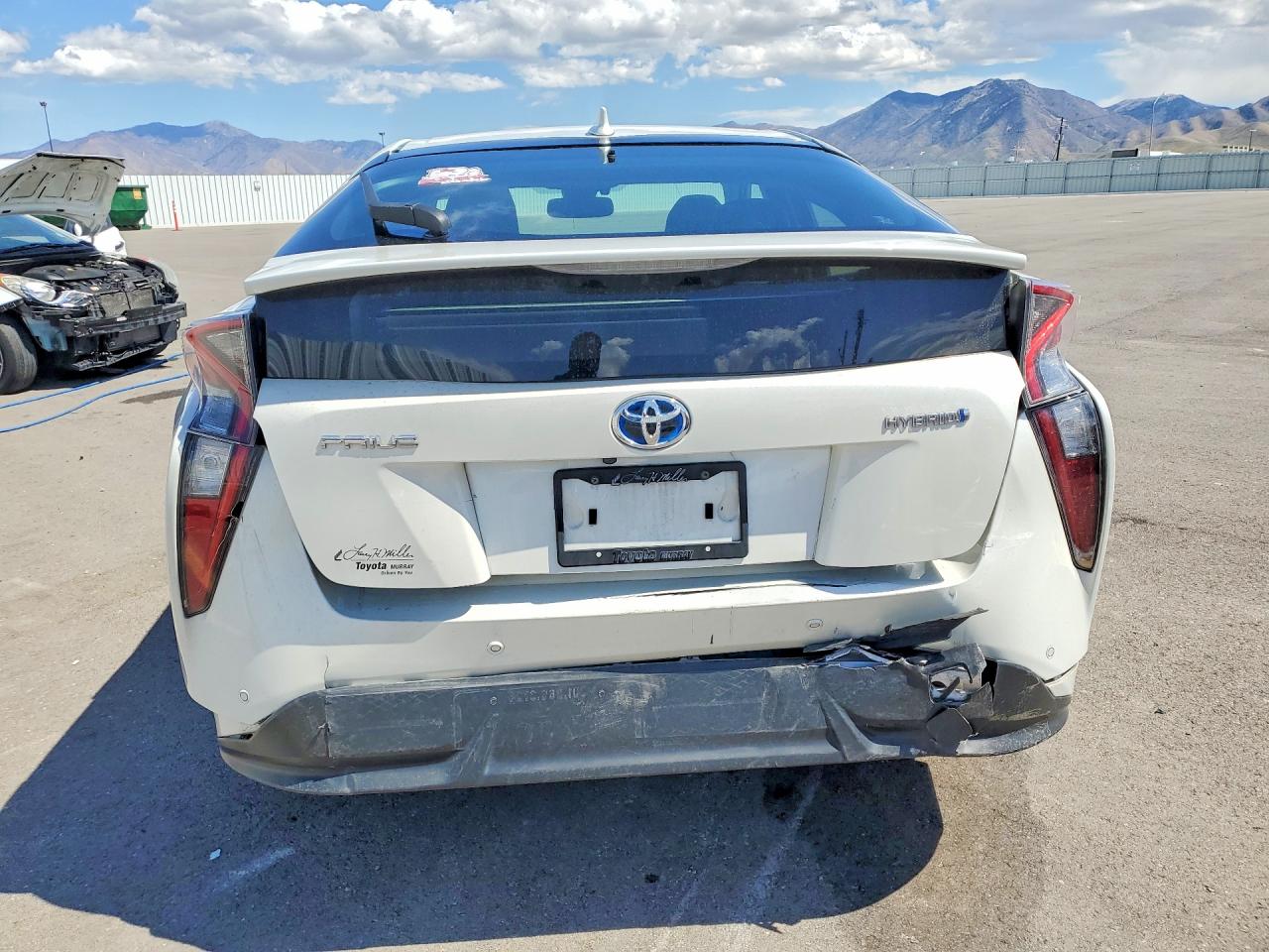 2018 TOYOTA PRIUS FOUR TOURING photo 16
