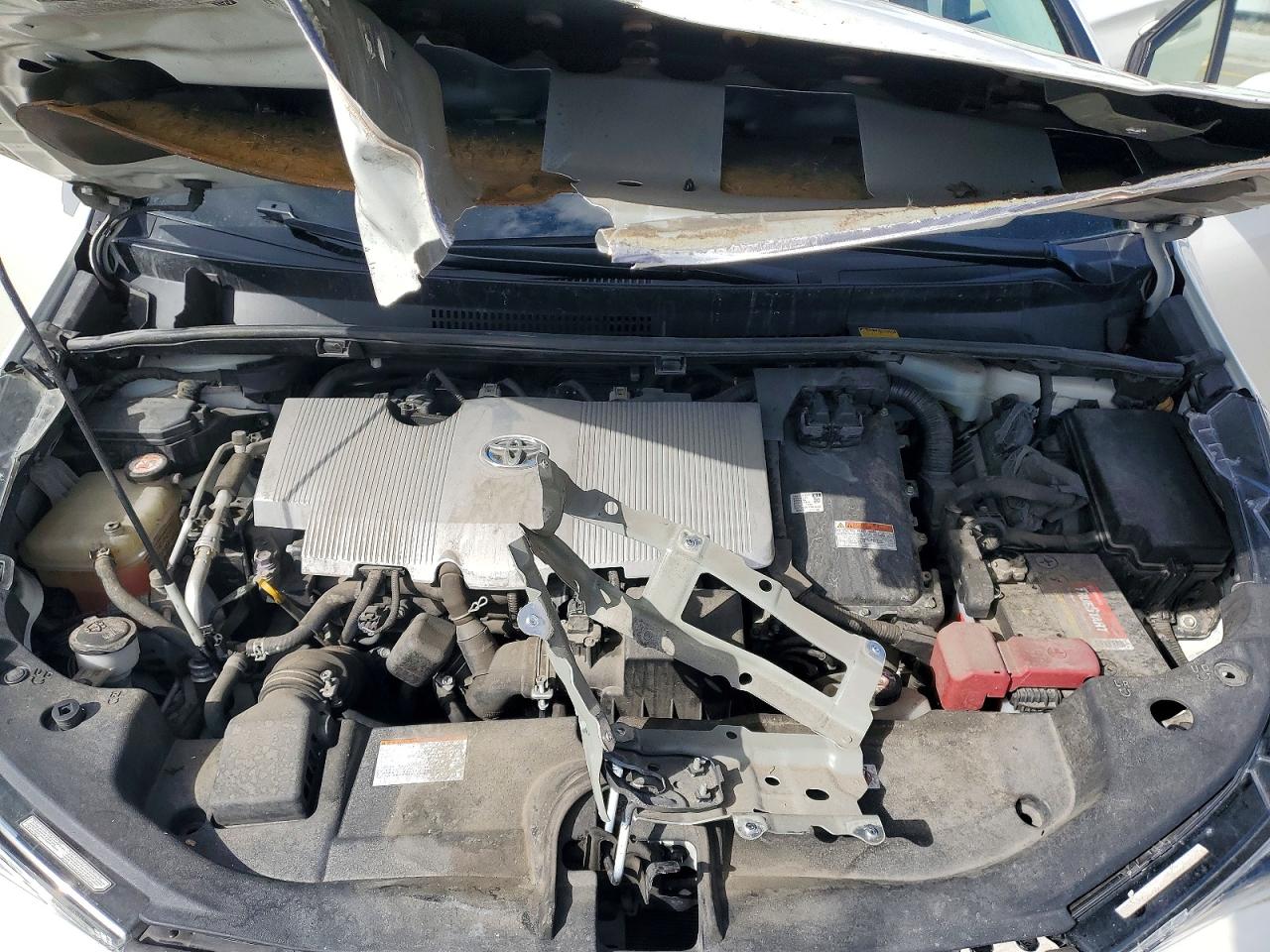 2018 TOYOTA PRIUS FOUR TOURING photo 31