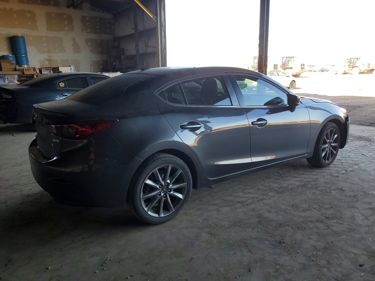 2018 MAZDA 3 TOURING photo 3