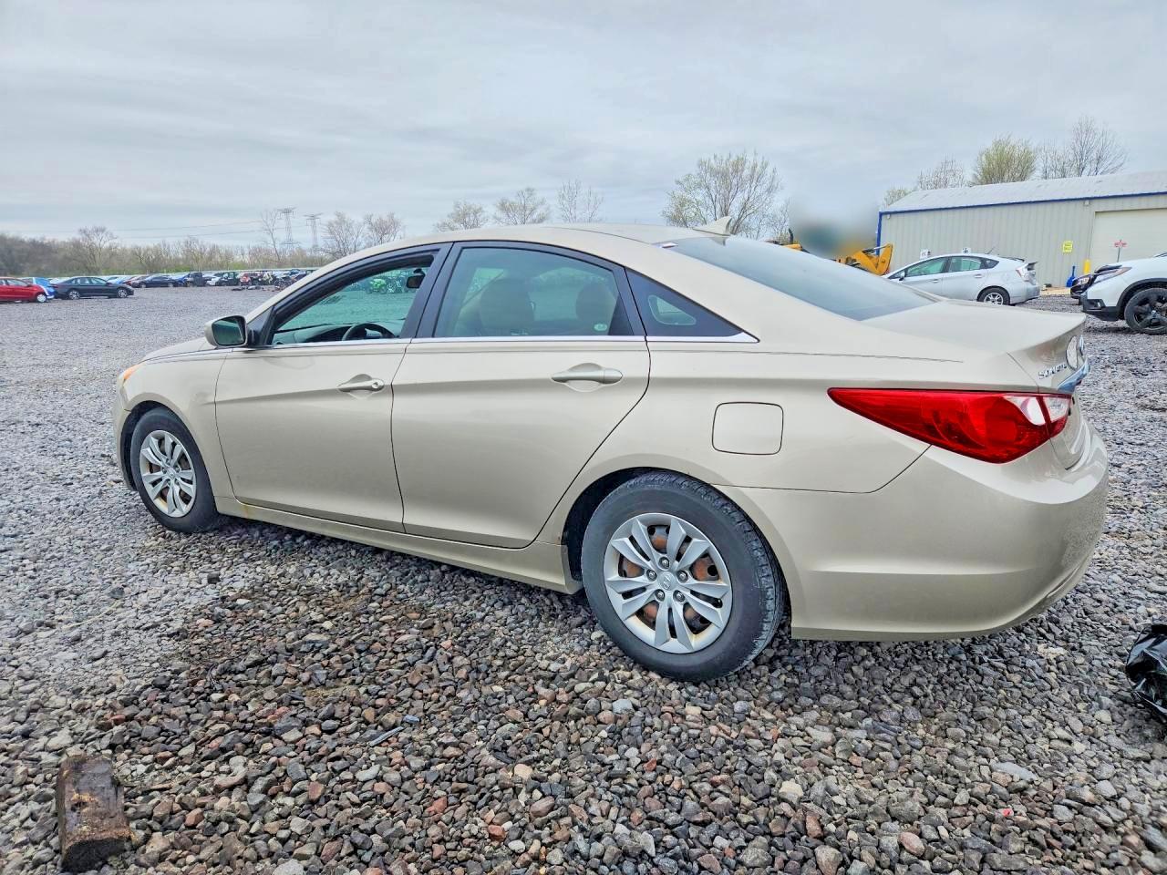 2011 HYUNDAI SONATA photo 3