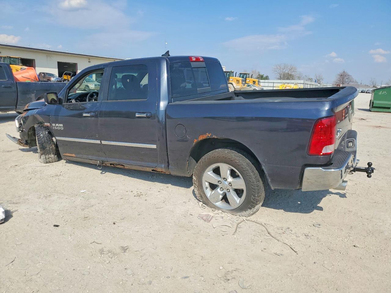 2013 RAM 1500 SLT photo 3