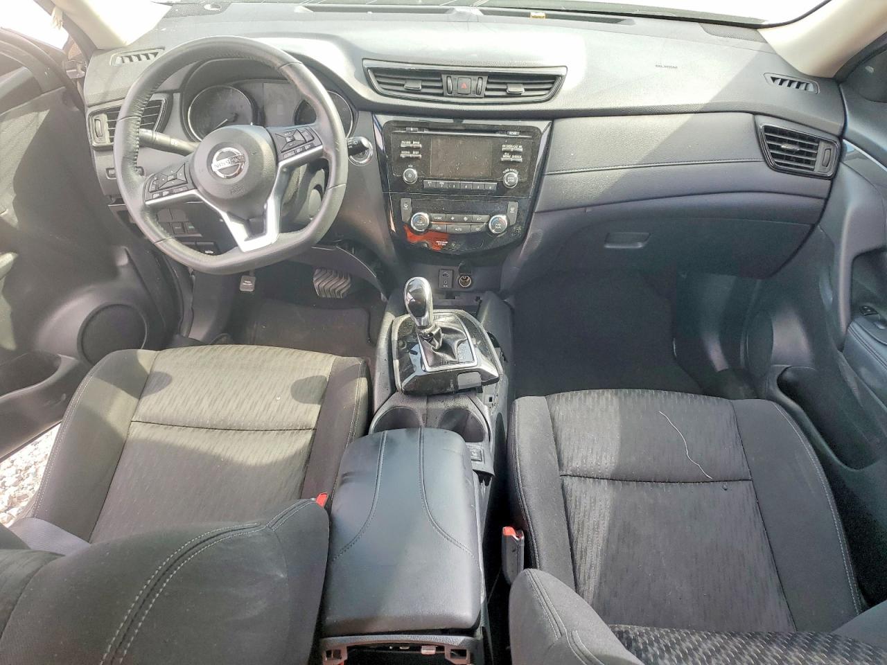 2017 NISSAN ROGUE SV photo 15