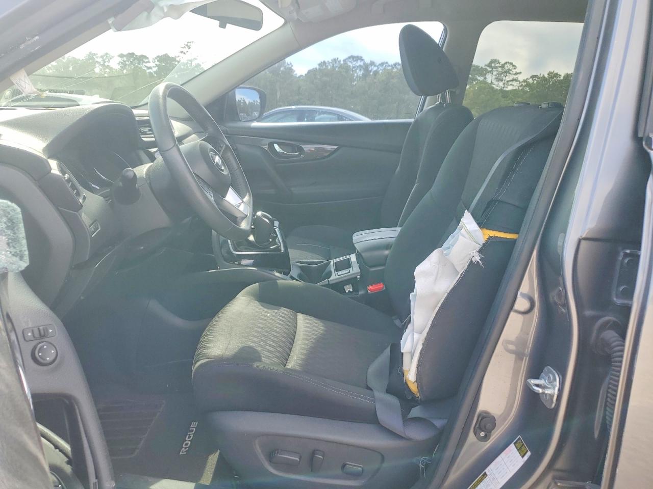 2017 NISSAN ROGUE SV photo 13
