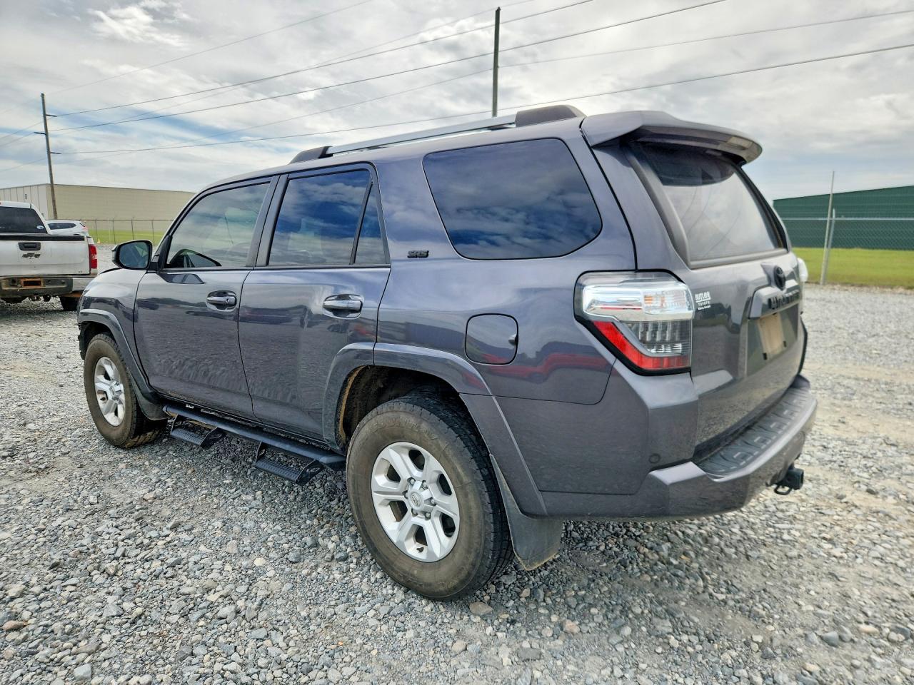 2022 TOYOTA 4RUNNER SR5 photo 3
