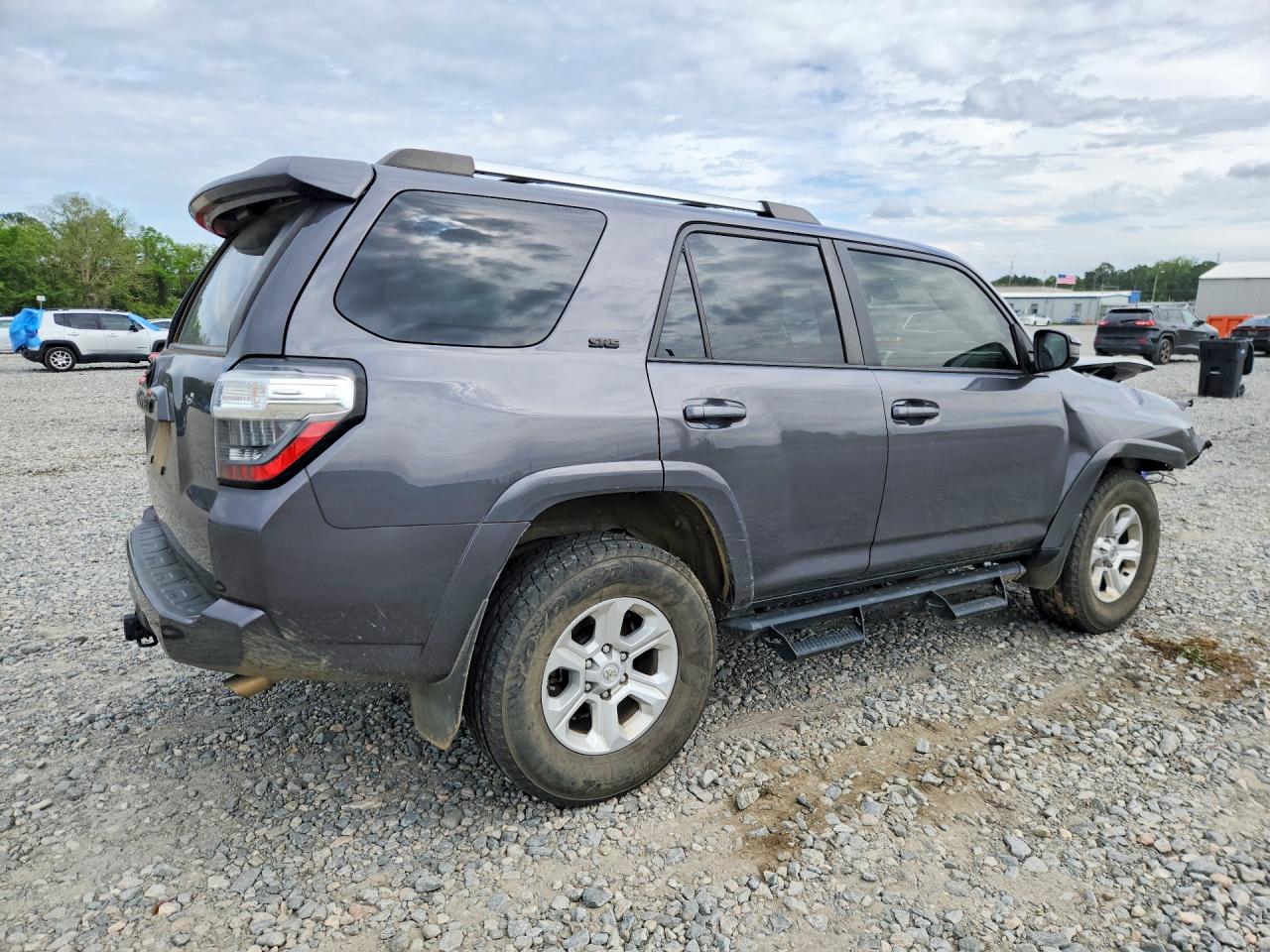 2022 TOYOTA 4RUNNER SR5 photo 5