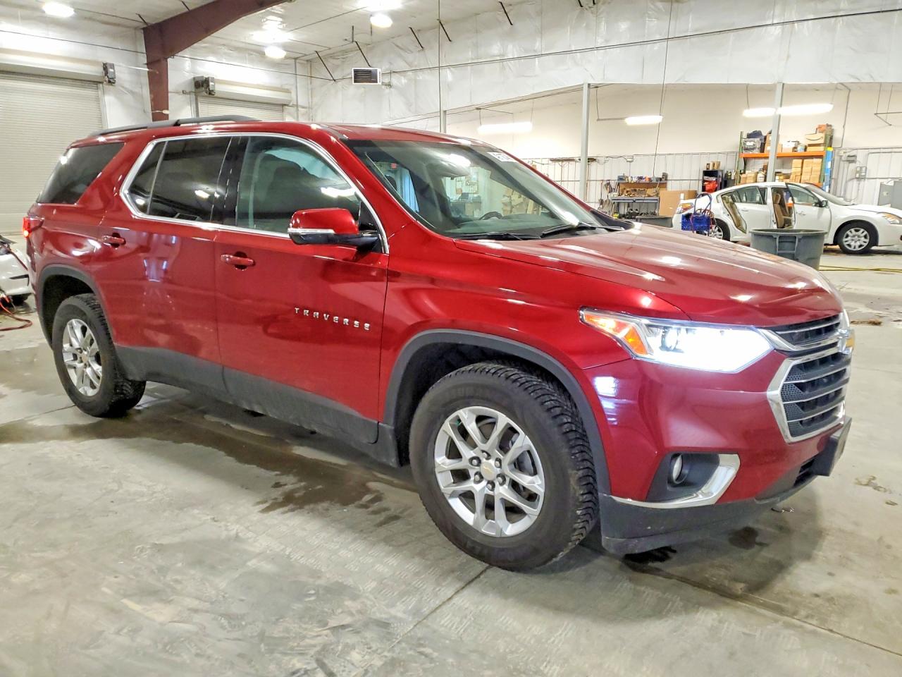2020 CHEVROLET TRAVERSE LT photo 4