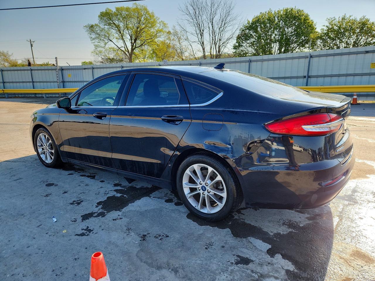 2019 FORD FUSION SE photo 2