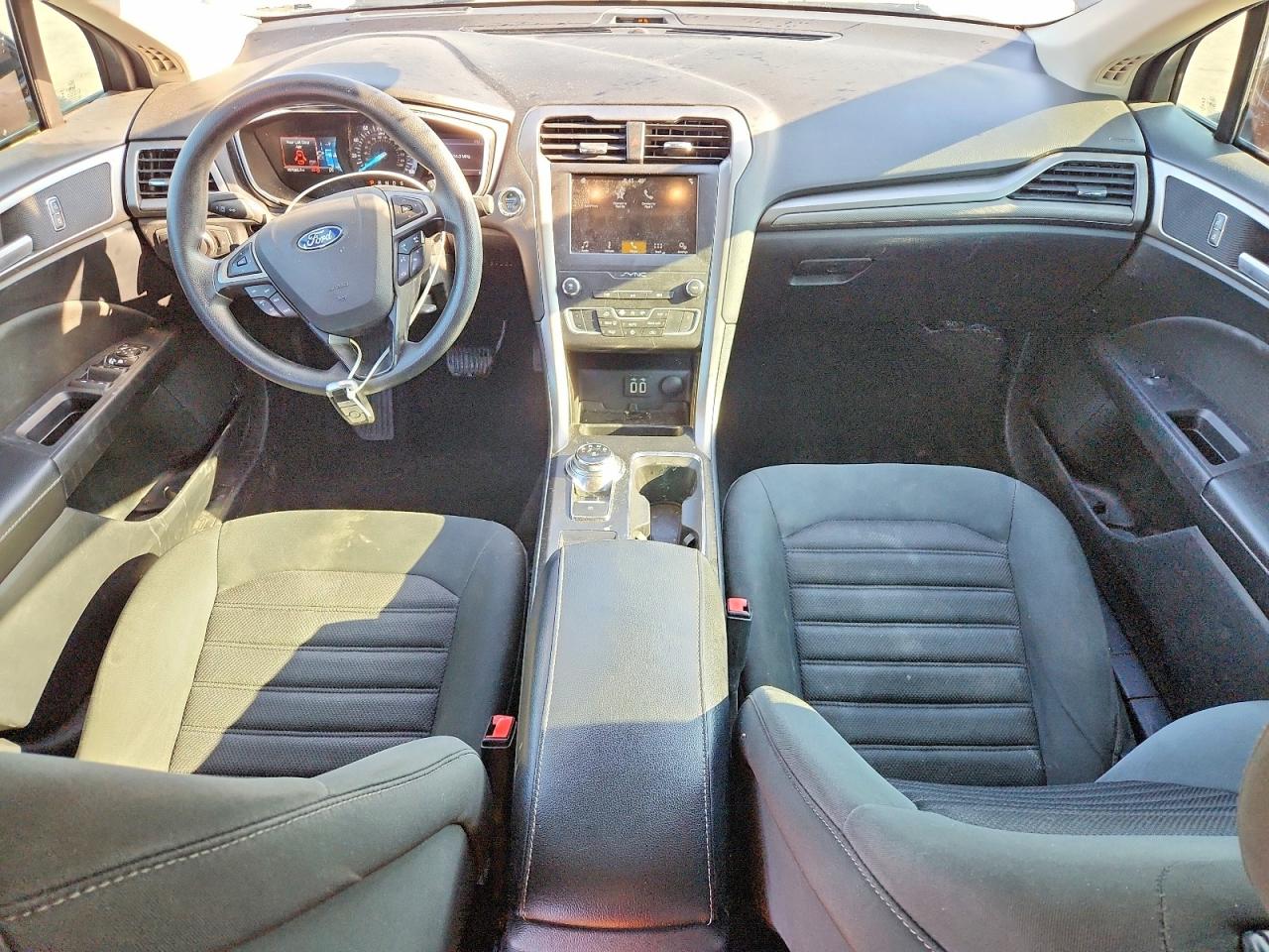2019 FORD FUSION SE photo 8