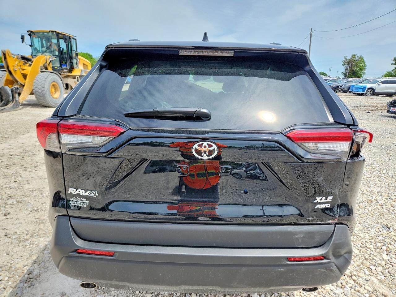 2025 TOYOTA RAV4 XLE PREMIUM photo 16