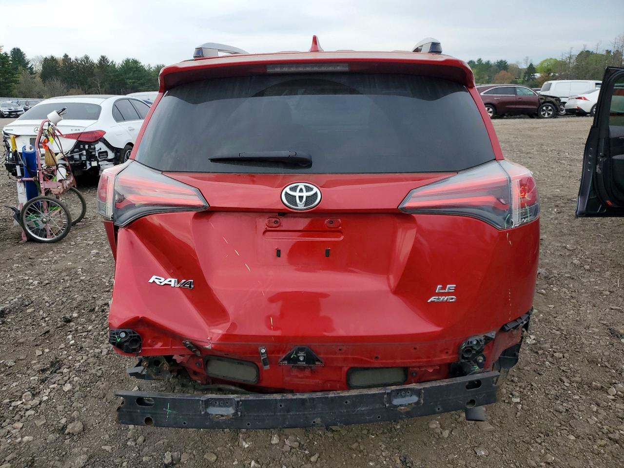 2016 TOYOTA RAV4 LE photo 6