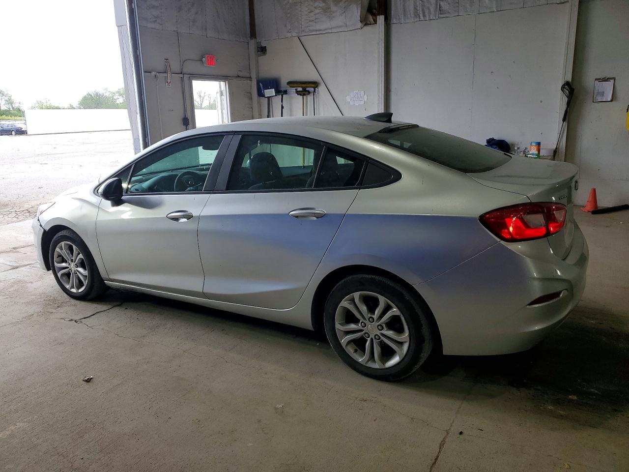 2019 CHEVROLET CRUZE LS photo 2