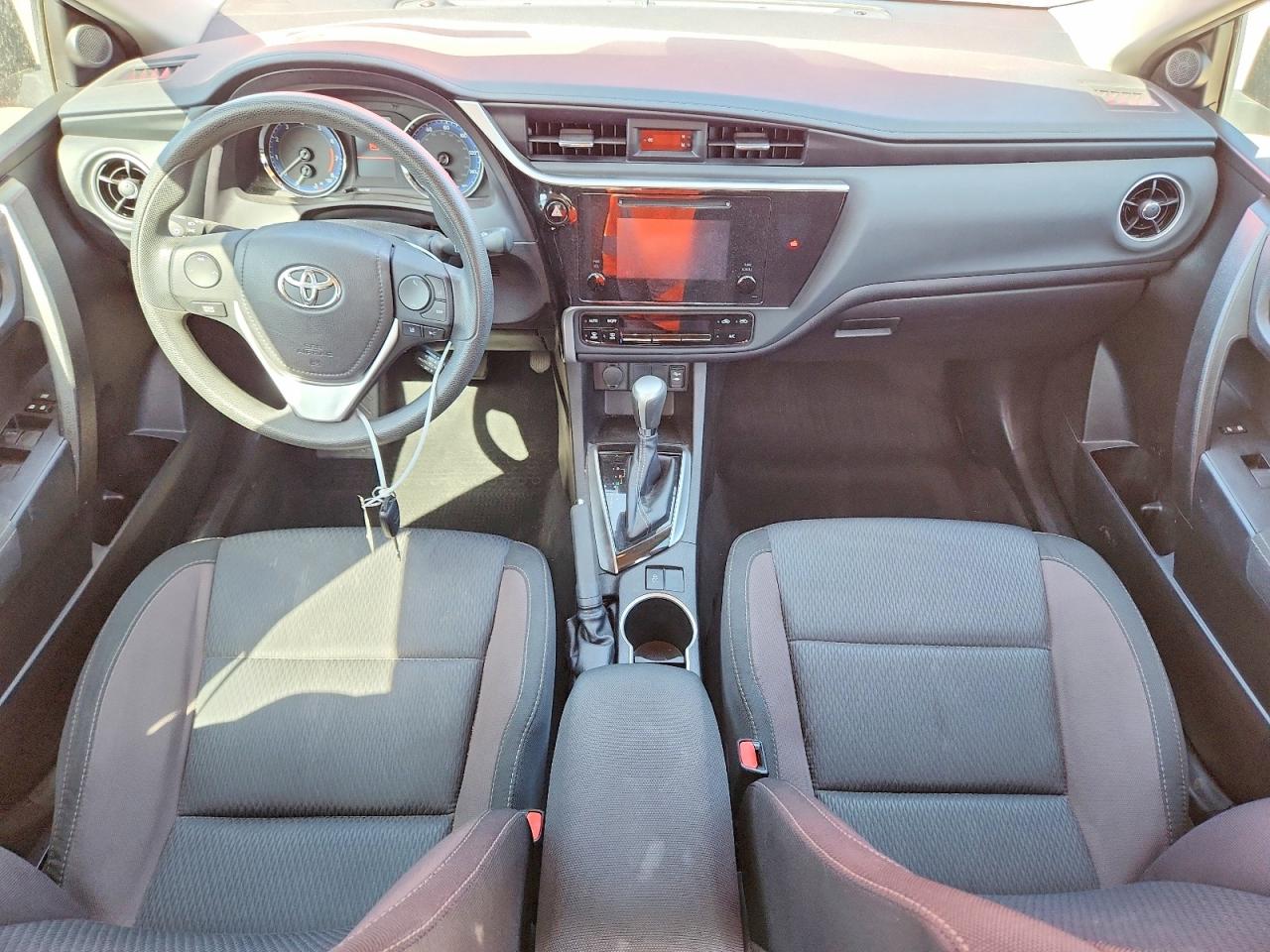 2018 TOYOTA COROLLA LE photo 15