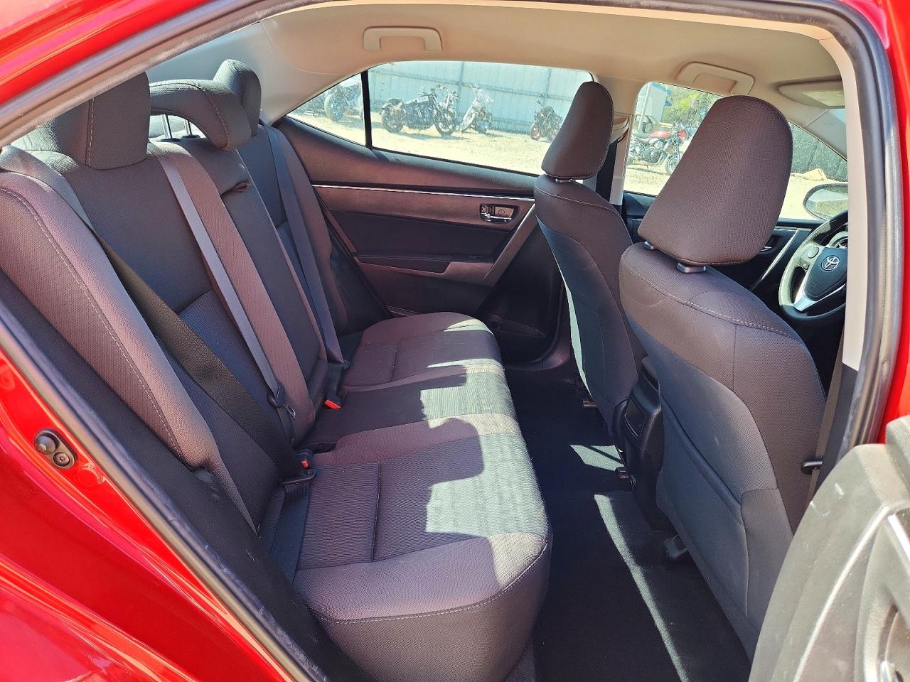 2018 TOYOTA COROLLA LE photo 19