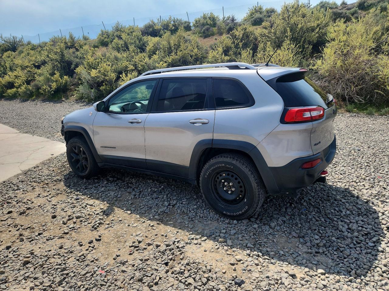 2015 JEEP CHEROKEE TRAILHAWK photo 3